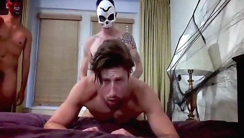 Sexy blonde gets a hot anal penetration