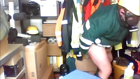 Married girl shows off her pussy