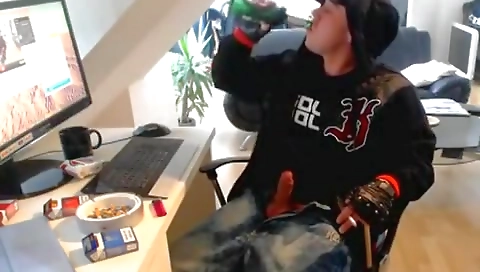 Sexy girl gets fucked from behind