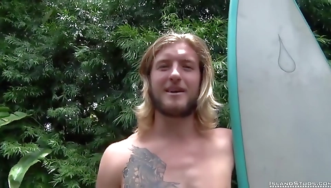 Mag shaunaen housemaid gets fucked by her boyfriend