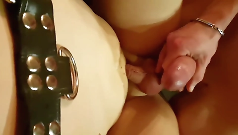 Sexy chick's wet ass in ale greedyid fudgeon bridg rubdown