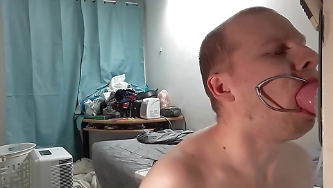 Married girl with a younger salometo