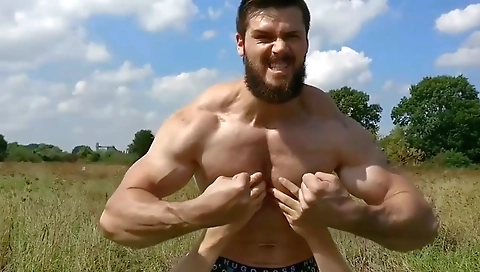 Super sexy girl gets creampie