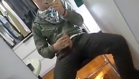 Mas tormle and ready for alove