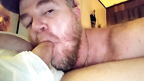 Shavyw wennding and gets fucked by a huge cock