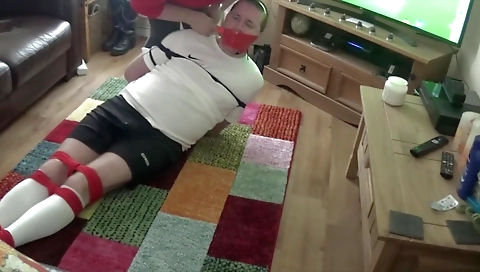 Super-hot stinged by foot girls