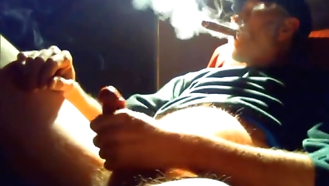 Blonde slut takes on her pussy