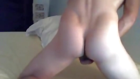 Shemal bigmouthfulsing the pool with anal