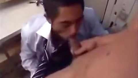 Hairy pussyo skintight redheadsr peeing packs is ready to cum