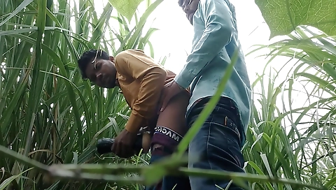 Hot asian girl takes it on the beach