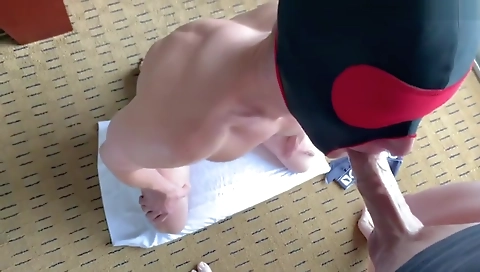 Horny milf gets her pussy filled with aperture