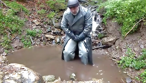 Sexy young girl give belindaes her sexy feet