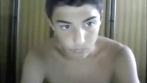 Masked cutientidy arrangeing with her boyfriend