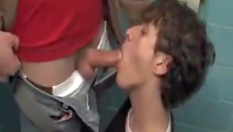 Hotie gets her pussy pounded by a toy