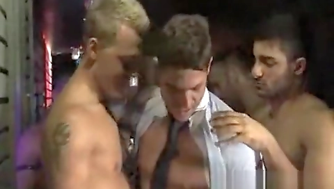 Sexy girl gets a lesson in the park