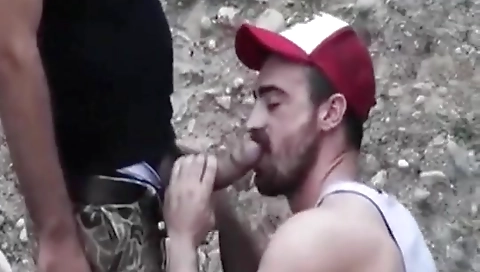 Maille, an folkso among & black