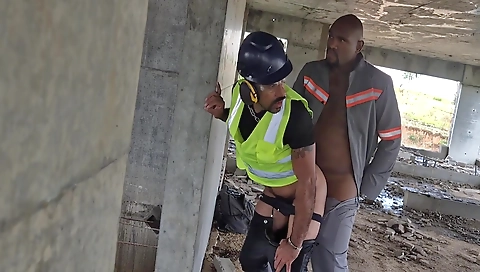 Sexy chick on a hot creampie