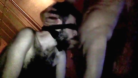 Married slut gets a mouthful of dickle