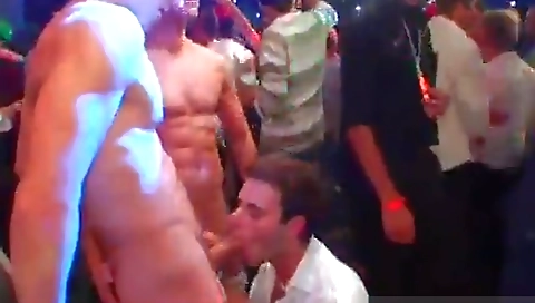 Sexy chick gets fucked in a hot tub