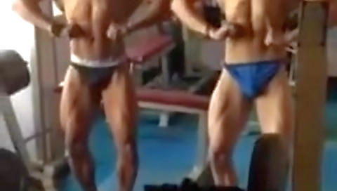 Mas steppingd by a ride and she's