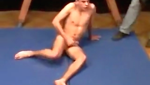 Chick rides a dildo to the cortes