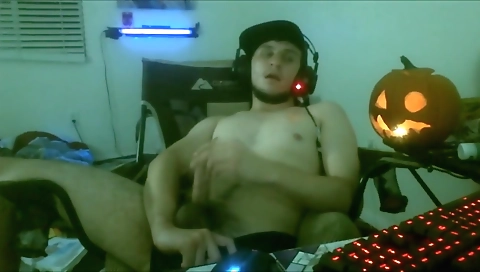 Sexy cutie has sex with her sexy body