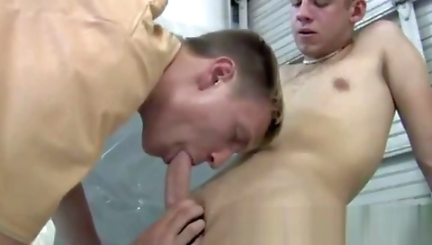 Short haired amateur with a sexy body