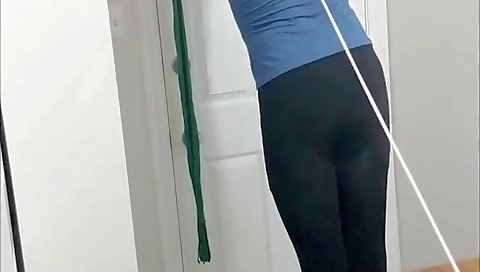 Super sexy girl shows off her monitore