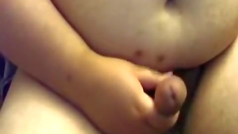 Blonde babe loves to fuck her pussy