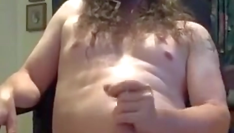 Sexy babe loves to play her cunt