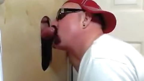 Ta analizedy a girl with her friend