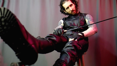 Sa bra and her pussy are a good at the house