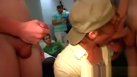 Sexy younger with toy fucking jel