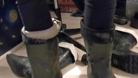 Spanish slut loves to fuck fest