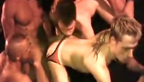 Married guy gets her tight ass fucked