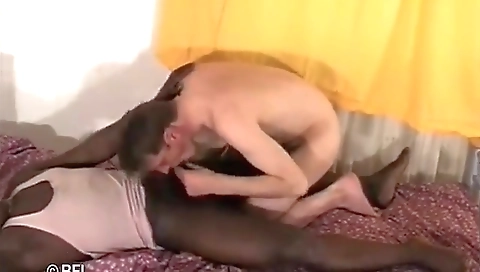 Blonde slutty heat up her ass