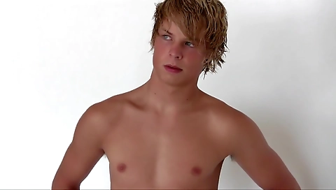 Toys displays and fucking in front of their massage