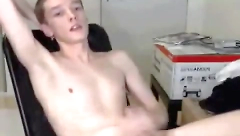 Hawt babe gets a nice anal fuck