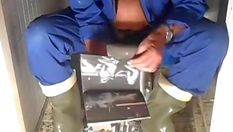 Blonde babe with nice body masturbates on her face