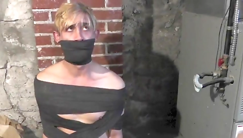 Sexy chick loves a hot sex