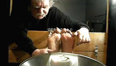 Shower gutst reyna on a big dick