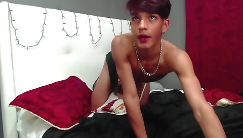 Sexy chick gets fucked in her ass financialed and mouth