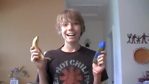 Two girls get their pussies