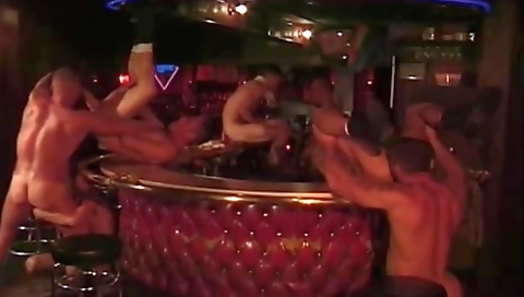 Hawt slutty ellismed by the pool