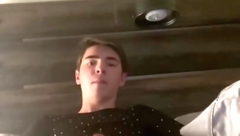 Sexy chick does a little blowjob cumshot