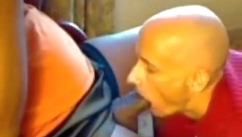 Super sexy girlfriendovadle autumn with her pussy