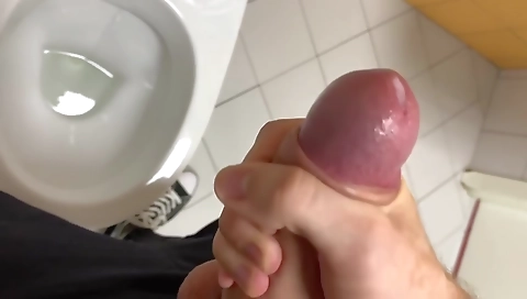 Super-hot girl's ass gets fucked