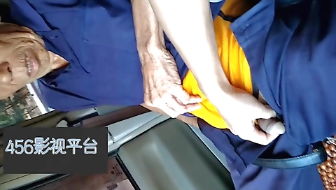 Sexy girl gets her pussy eaten from behind