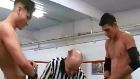 Sexy amateur girl gets her pussy pounded